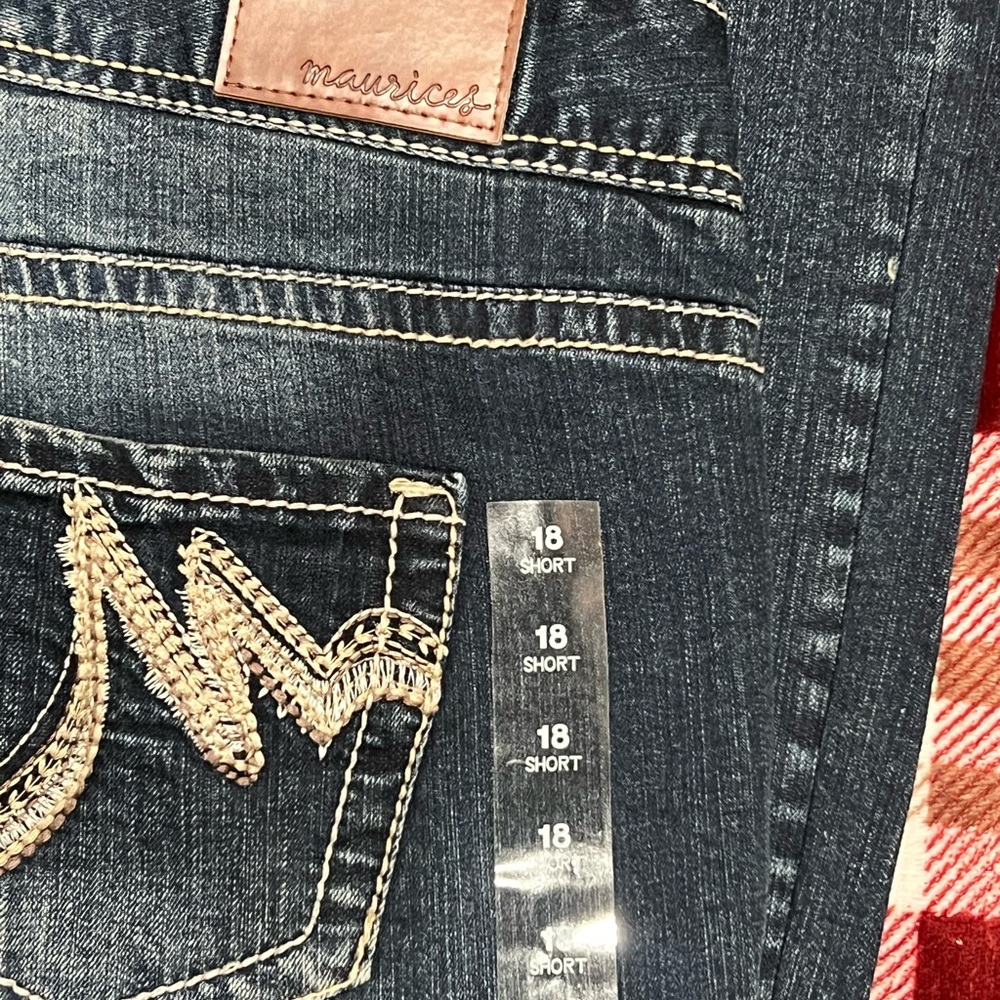 Maurice’s Boot cut short Denim Jeans Sz 18